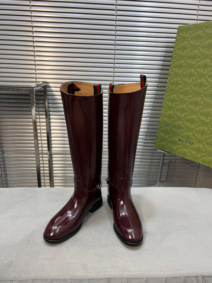 SLIM HORSEBIT KNEE BOOTS WITH WEB IN WINE RED GLOSSY CALFSKIN