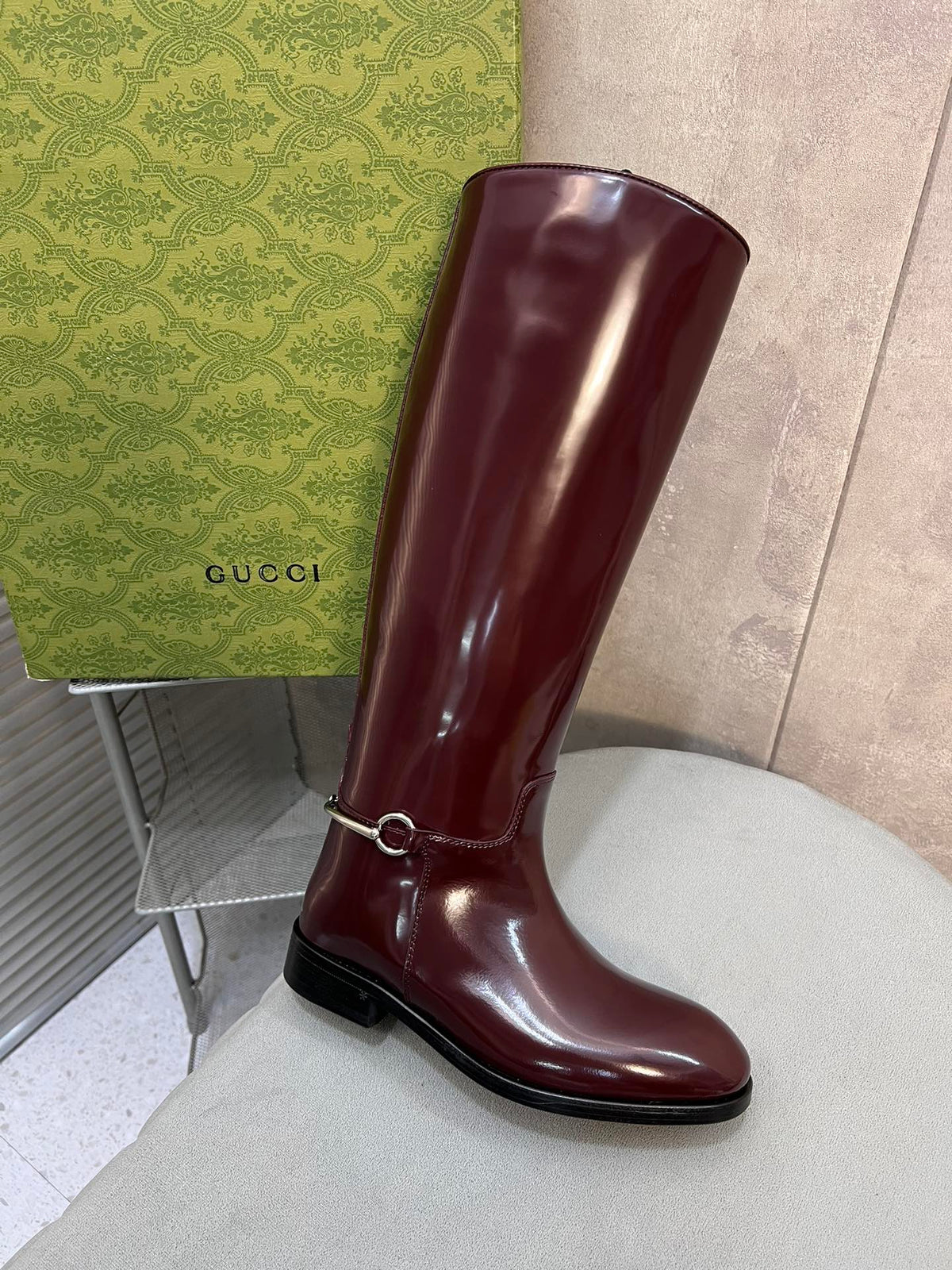 SLIM HORSEBIT KNEE BOOTS WITH WEB IN WINE RED GLOSSY CALFSKIN