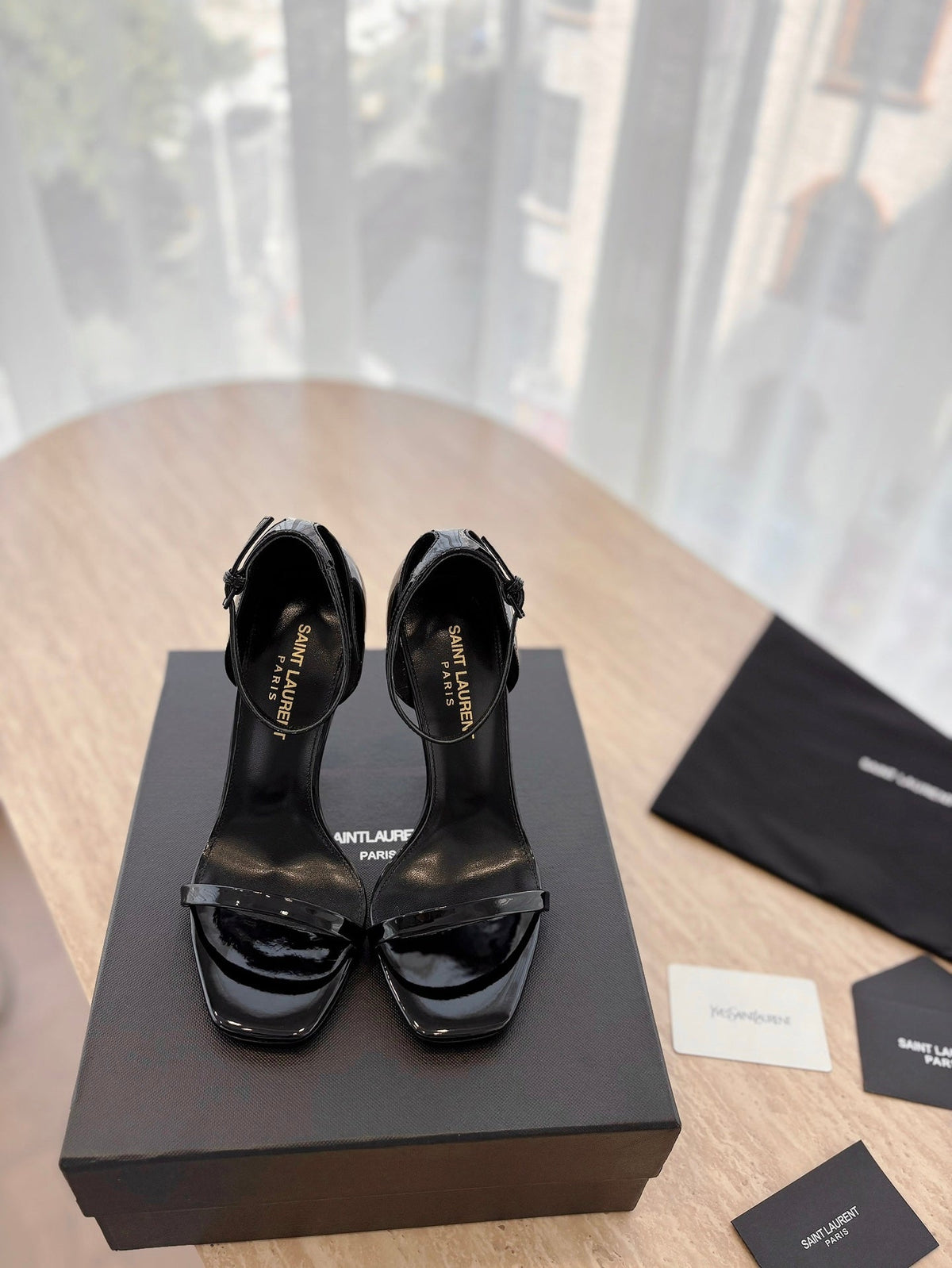 CLASSIC HIGH HEELS 10 CM IN BLACK PATENT CALFSKIN