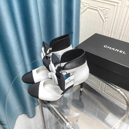 HIGH HEELS IN WHITE MIX BLACK SHEEPSKIN WITH FLOWER