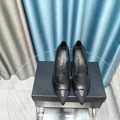 HIGH HEELS IN BLACK SHEEPSKIN
