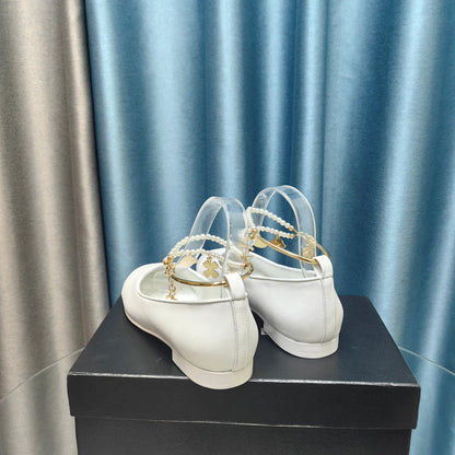 MARY JANE WITH PEARL STRAP IN WHITE LAMBSKIN