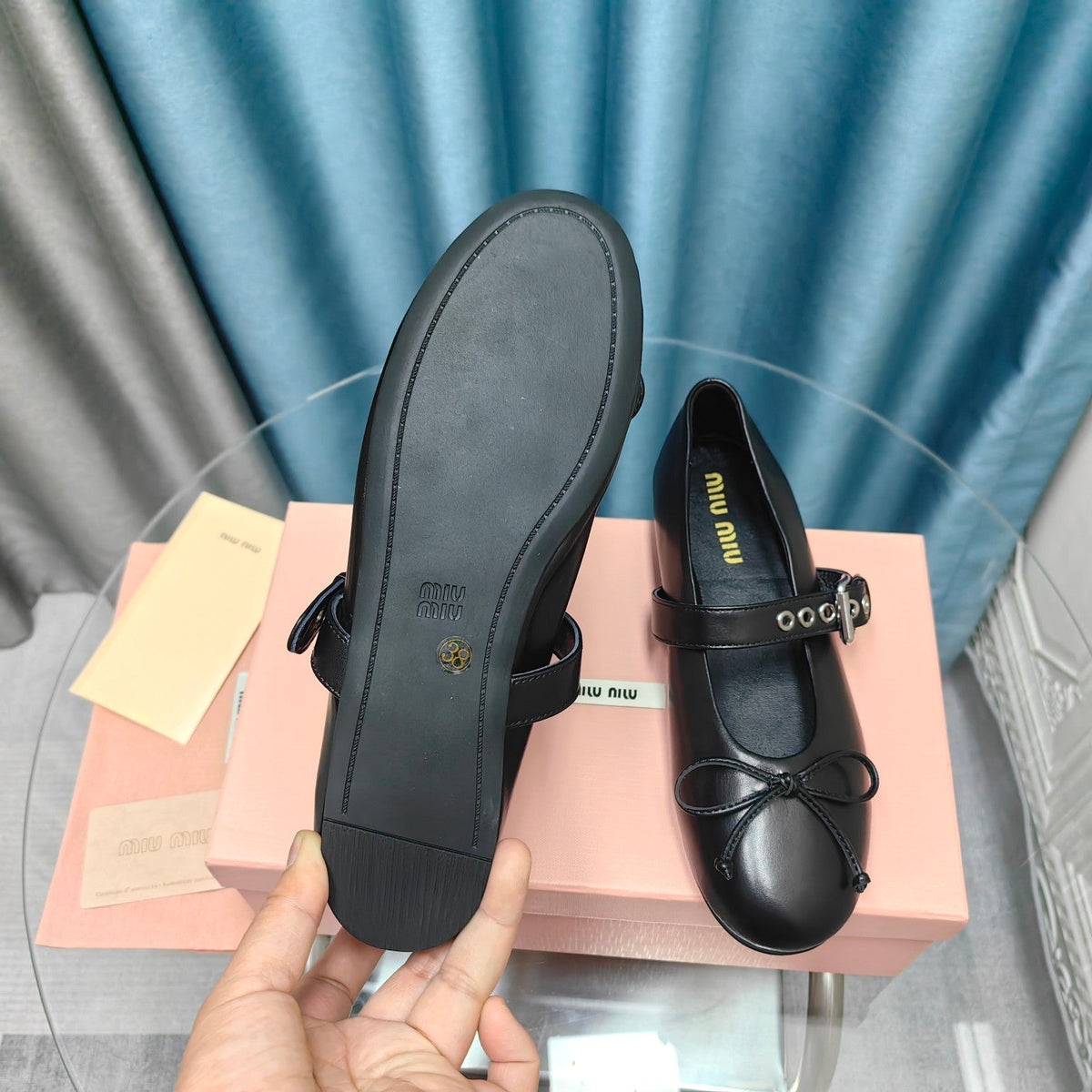 BLACK BALLET SHOES COWHIDE WITH BUTTON