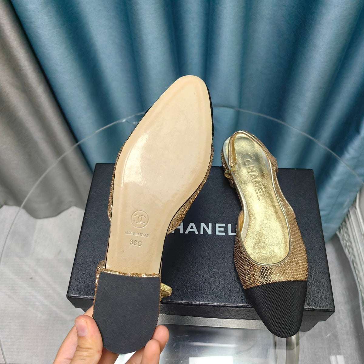 SLINGBACKS IN GLITTER GOLDEN LAMBSKIN