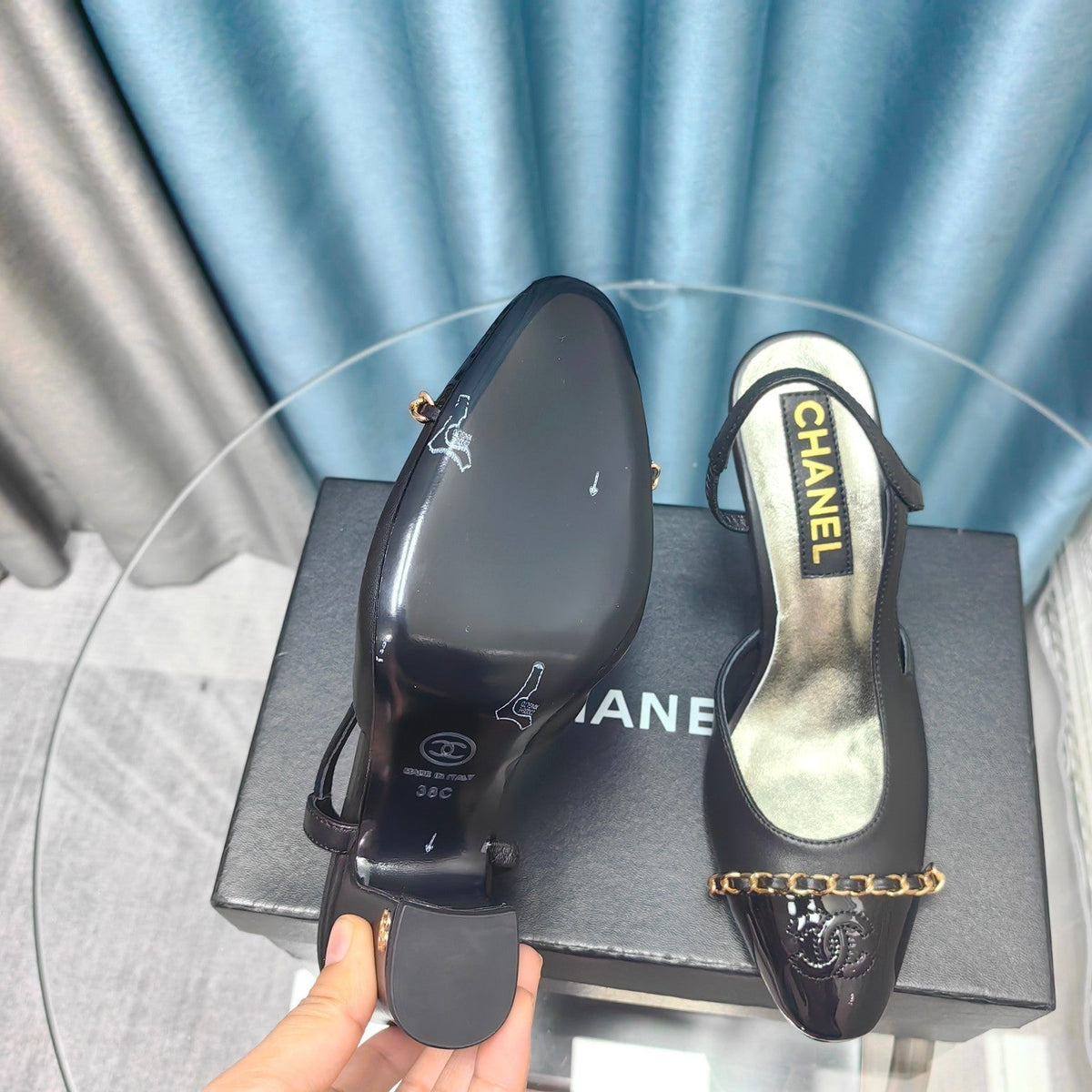 HIGH SLINGBACKS IN BLACK LAMBSKIN