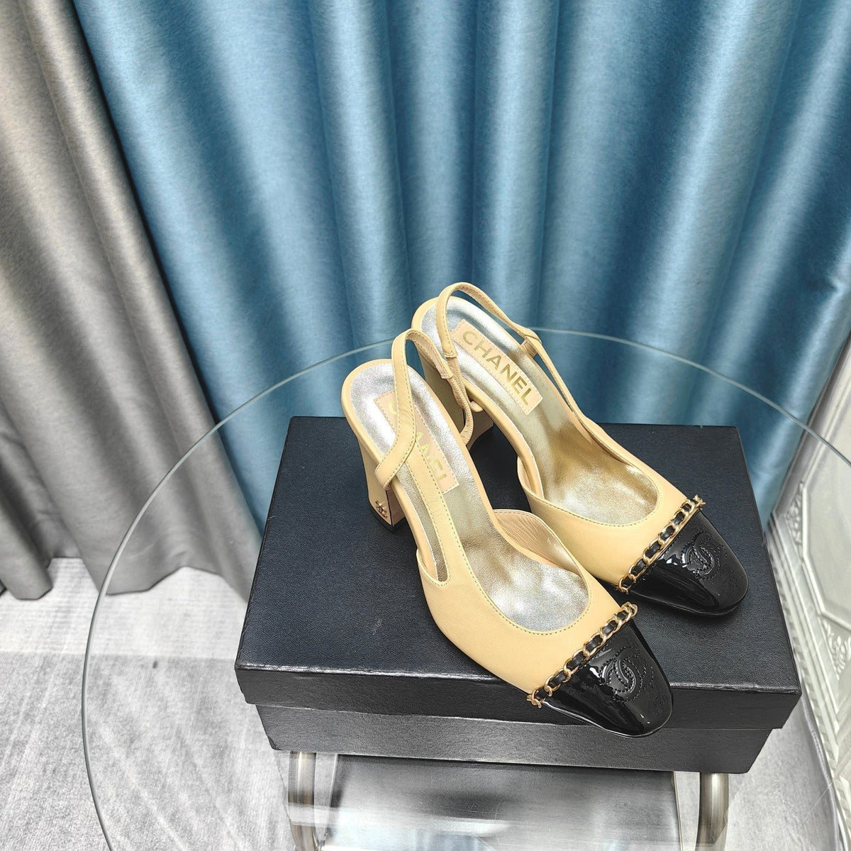 HIGH SLINGBACKS IN DARK CREAM MIX BLACK LAMBSKIN