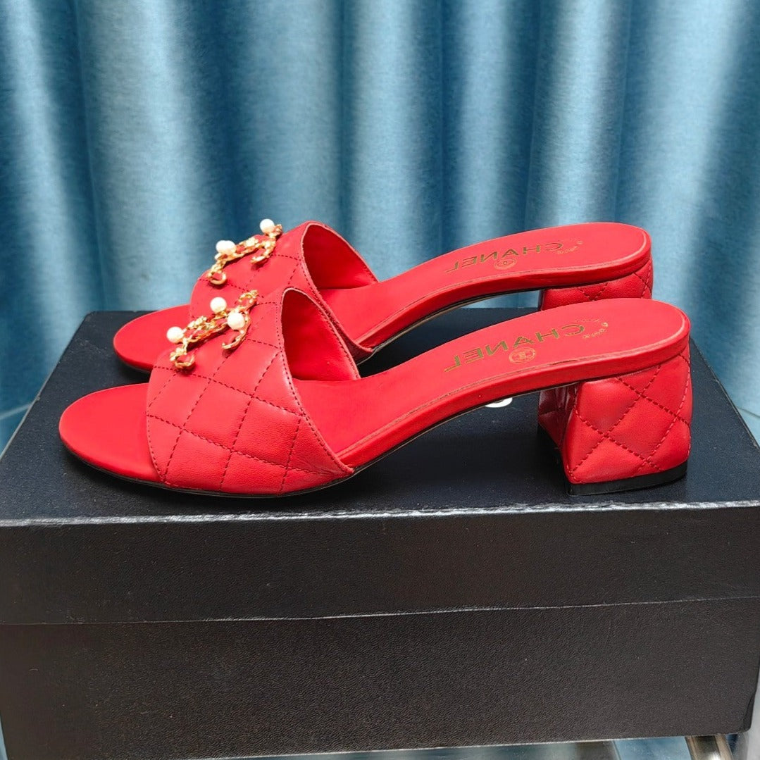 MULE SLIDE SANDAL IN CHERRY RED LAMBSKIN