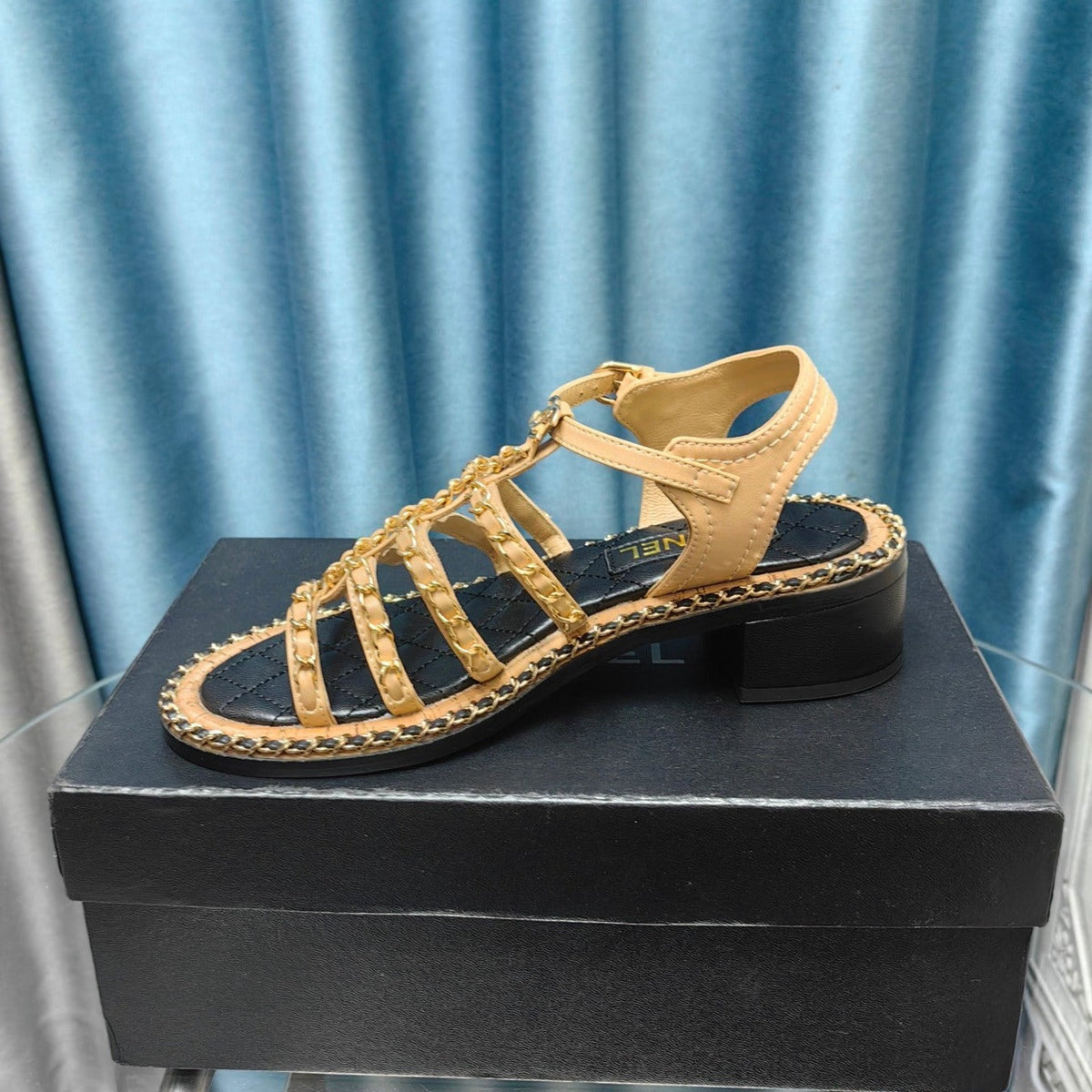HIGH SANDALS WITH THREE STRAPS IN DARK CREAM CALFSKIN