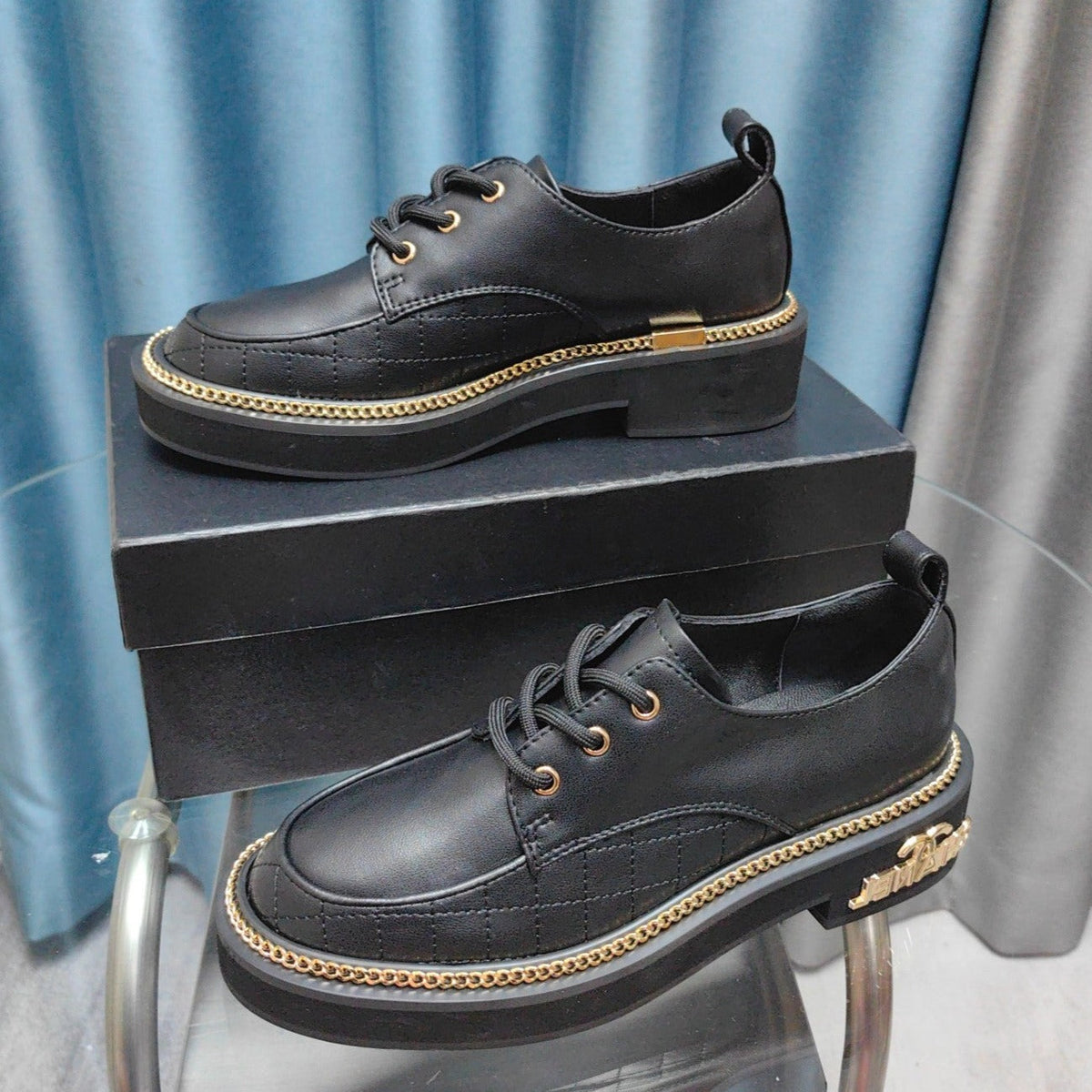 OXFORD SHOES IN BLACK SHEEPSKIN