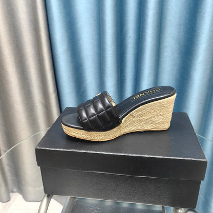 WEDGE BLACK SHEEPSKIN
