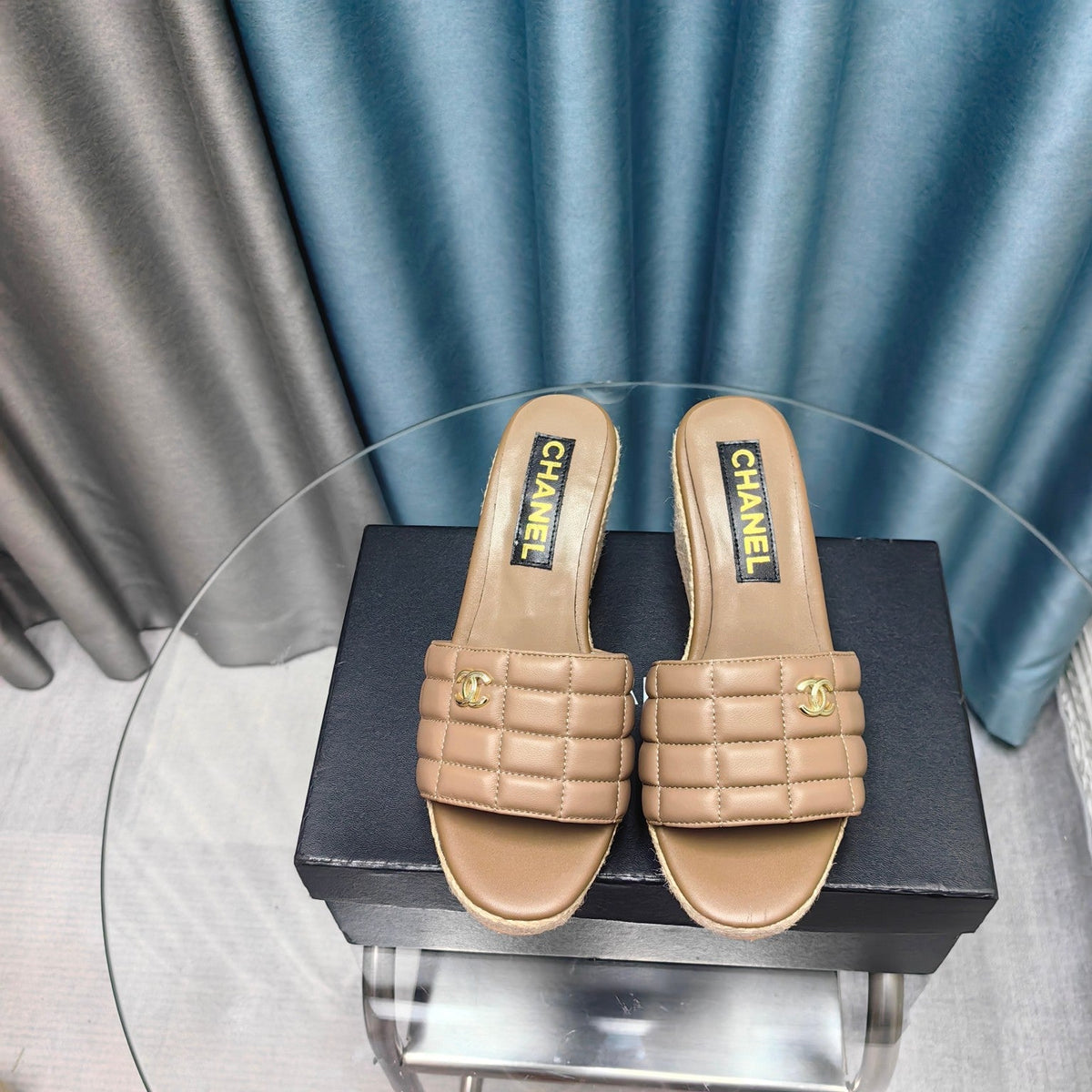 WEDGE CAMEL BEIGE SHEEPSKIN