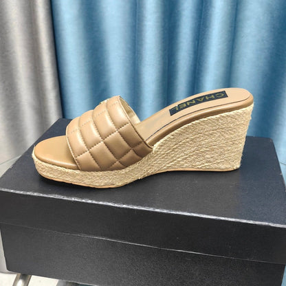 WEDGE CAMEL BEIGE SHEEPSKIN