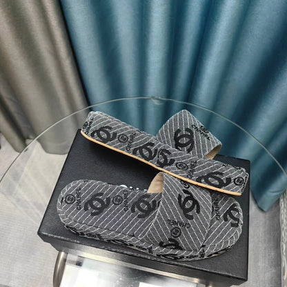 THICK-SOLE SLIPPERS GREY SATIN