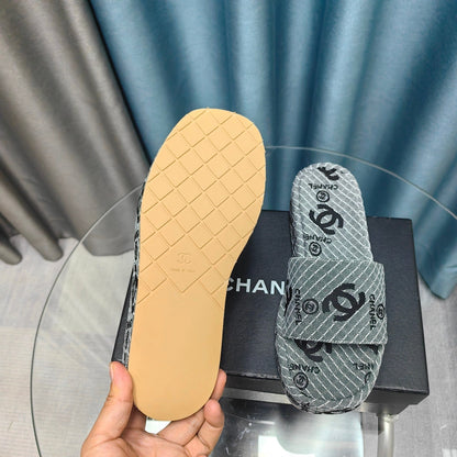 THICK-SOLE SLIPPERS GREY SATIN