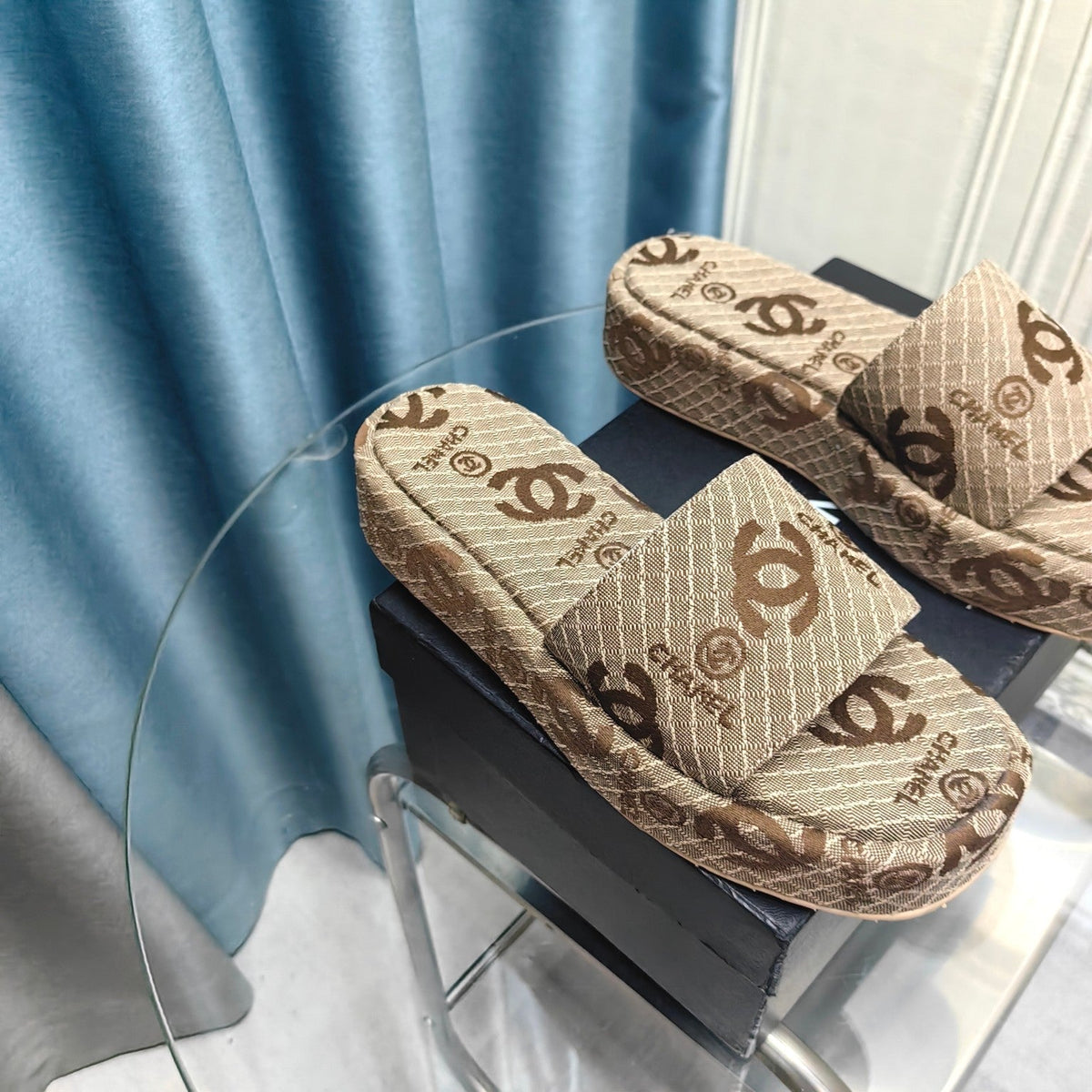 THICK-SOLE SLIPPERS PEANUT BROWN SATIN