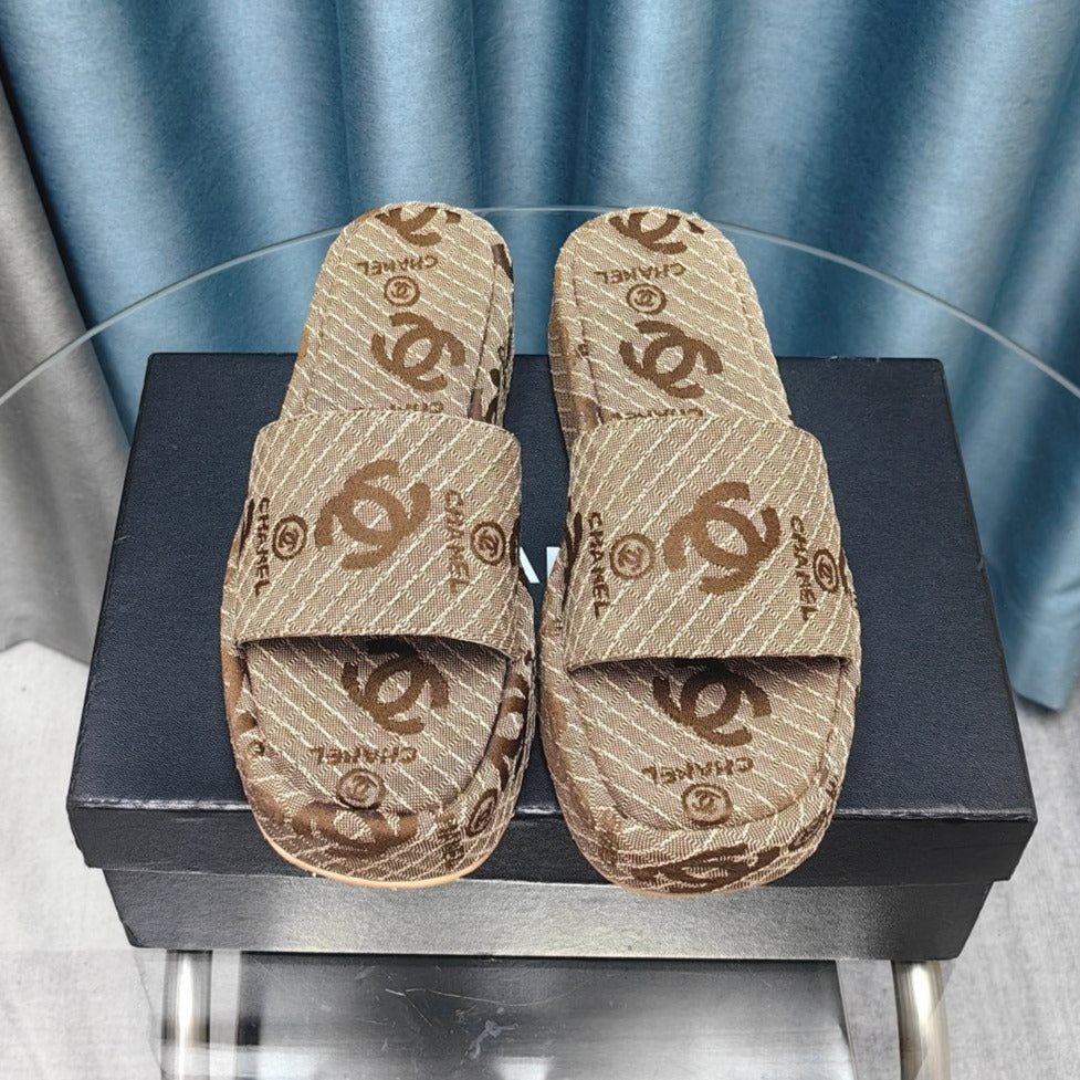 THICK-SOLE SLIPPERS PEANUT BROWN SATIN