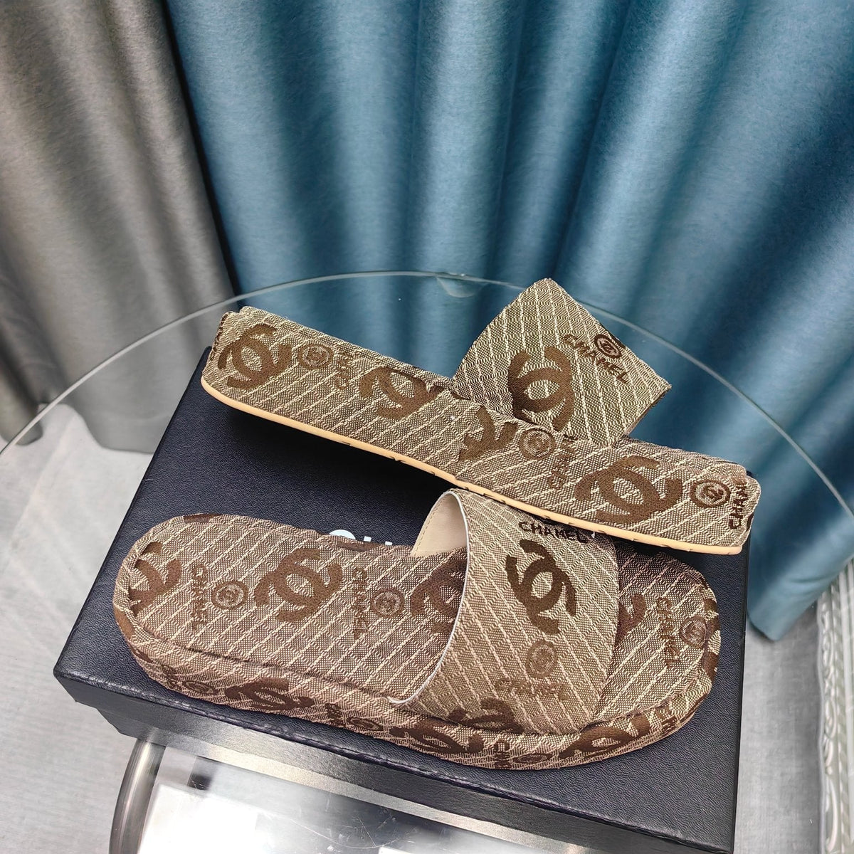 THICK-SOLE SLIPPERS PEANUT BROWN SATIN