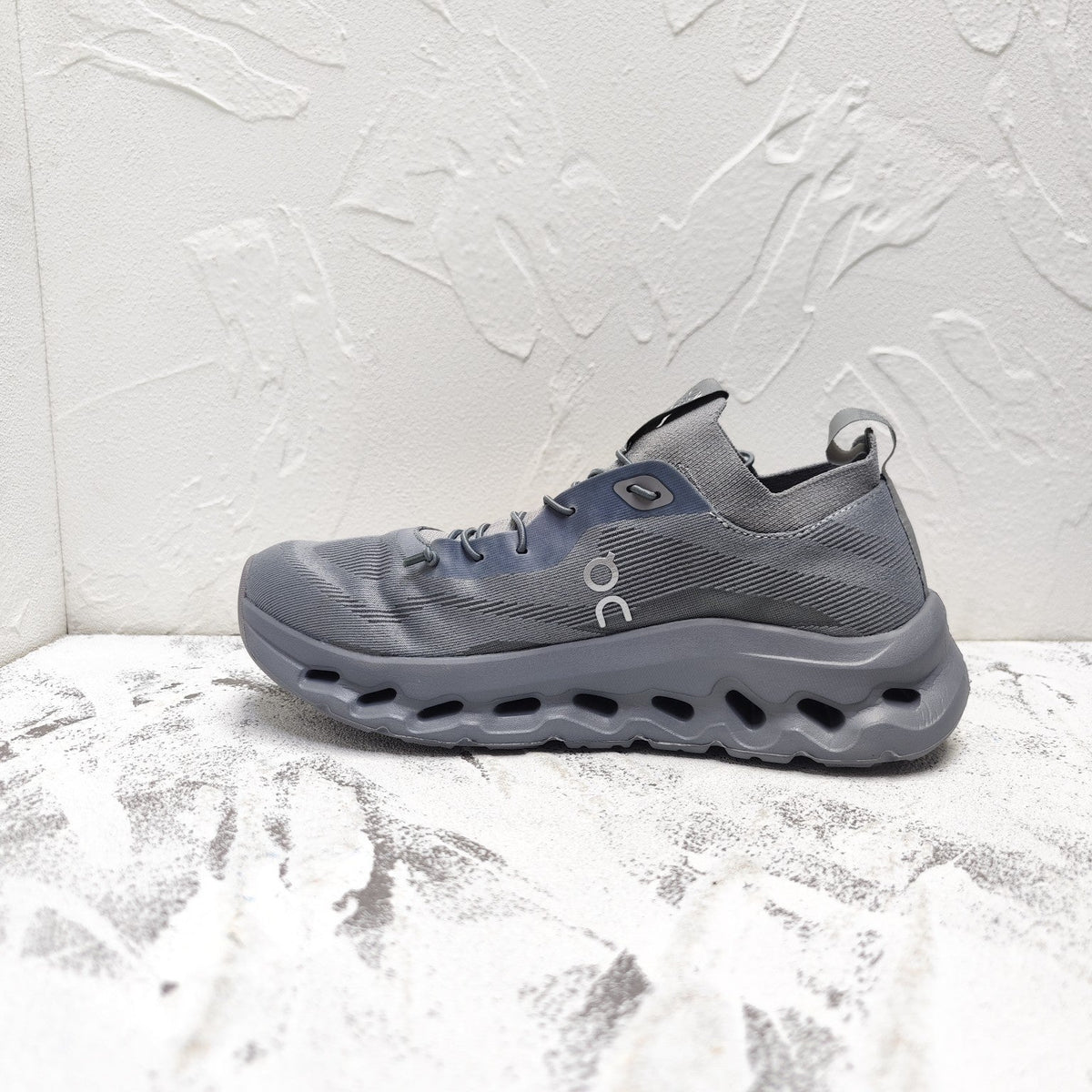 CLOUDTILT SNEAKER IN SHARK GRAY RECYCLED POLYESTER