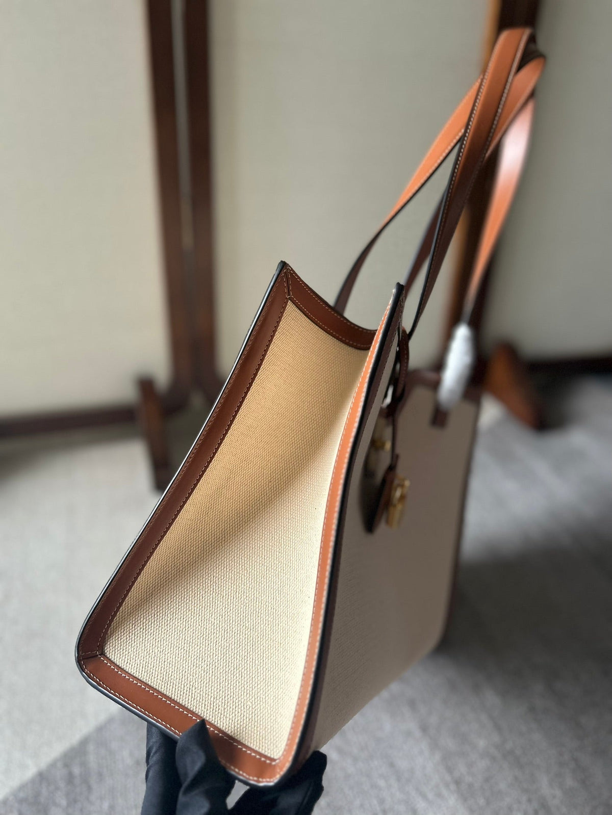 CABAS 37 IN WHITE CANVAS AND BRONZE BROWN CALFSKIN TRIM GOLD LOCK