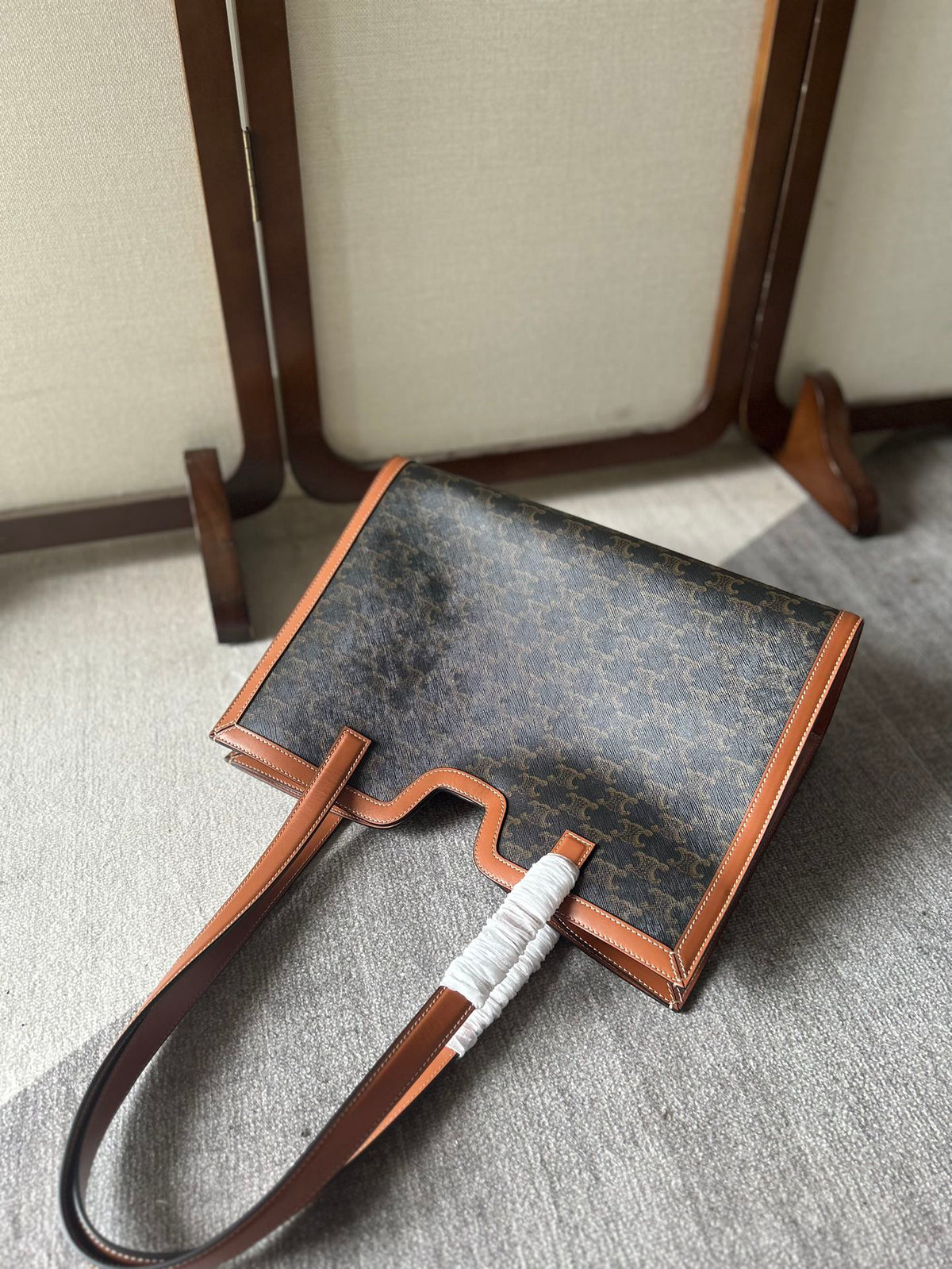 CABAS 37 IN BLACK TRIOMPHE CANVAS AND BRONZE BROWN CALFSKIN TRIM GOLD LOCK