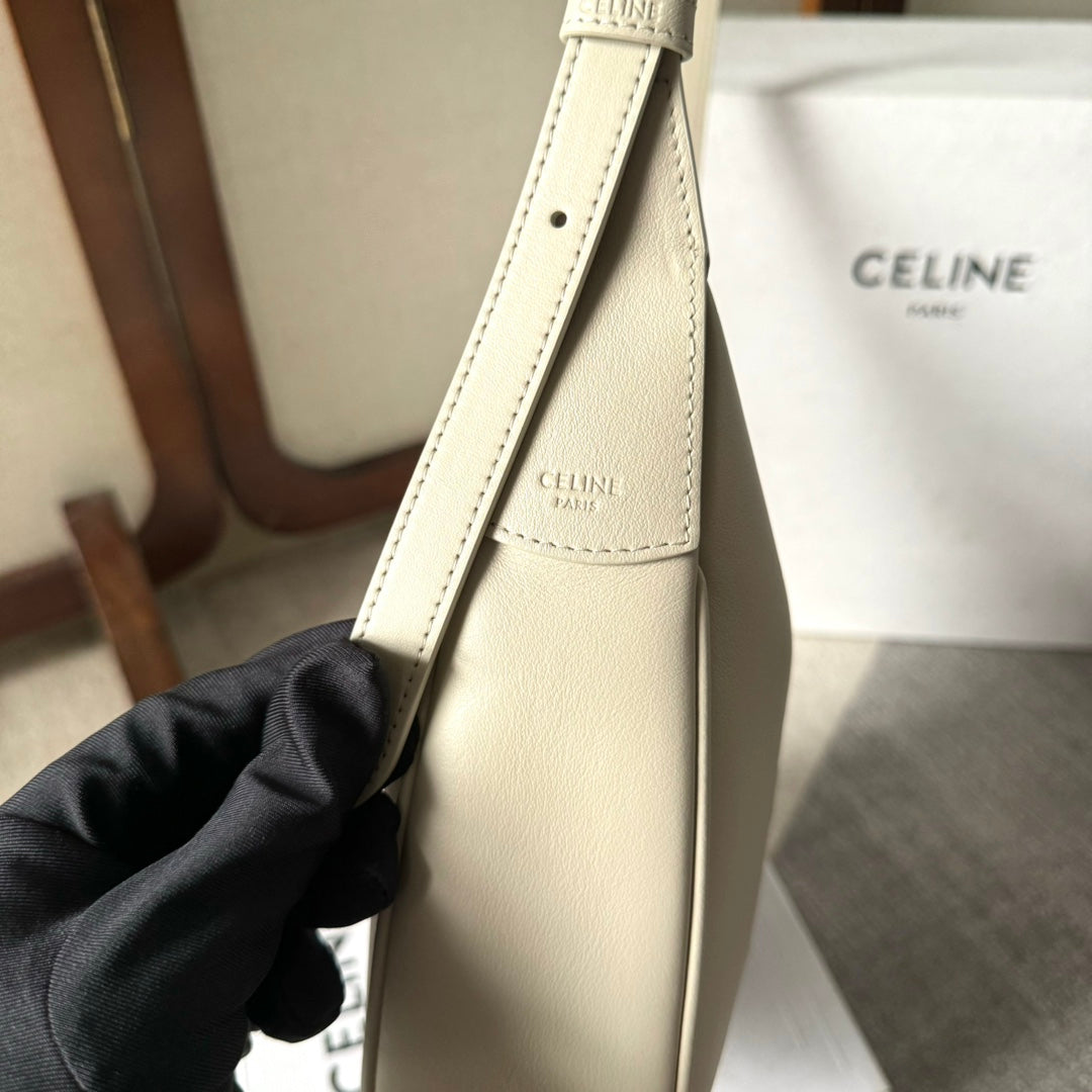 SMALL HELOÏSE BAG CUIR 22 IN WHITE CALFSKIN EMBOSSED LOGO