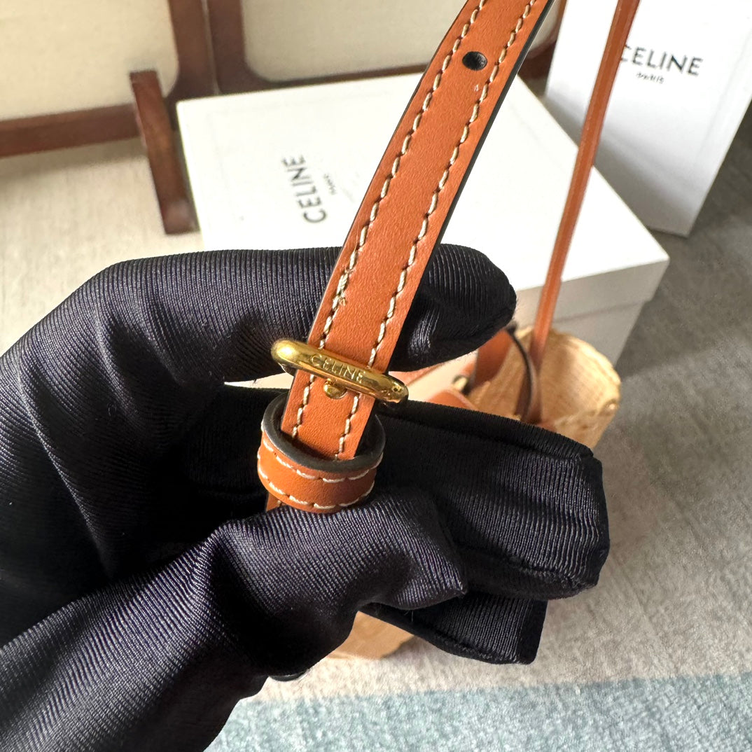 TEEN COUFFIN 32 IN BEIGE WINKER AND BROWN CALFSKIN TRIM