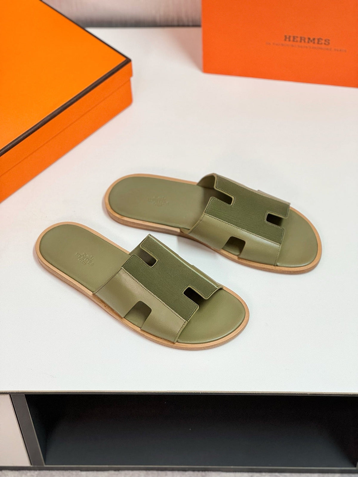 IZMIR SANDAL OLIVE MIX MOSS LAMBSKIN