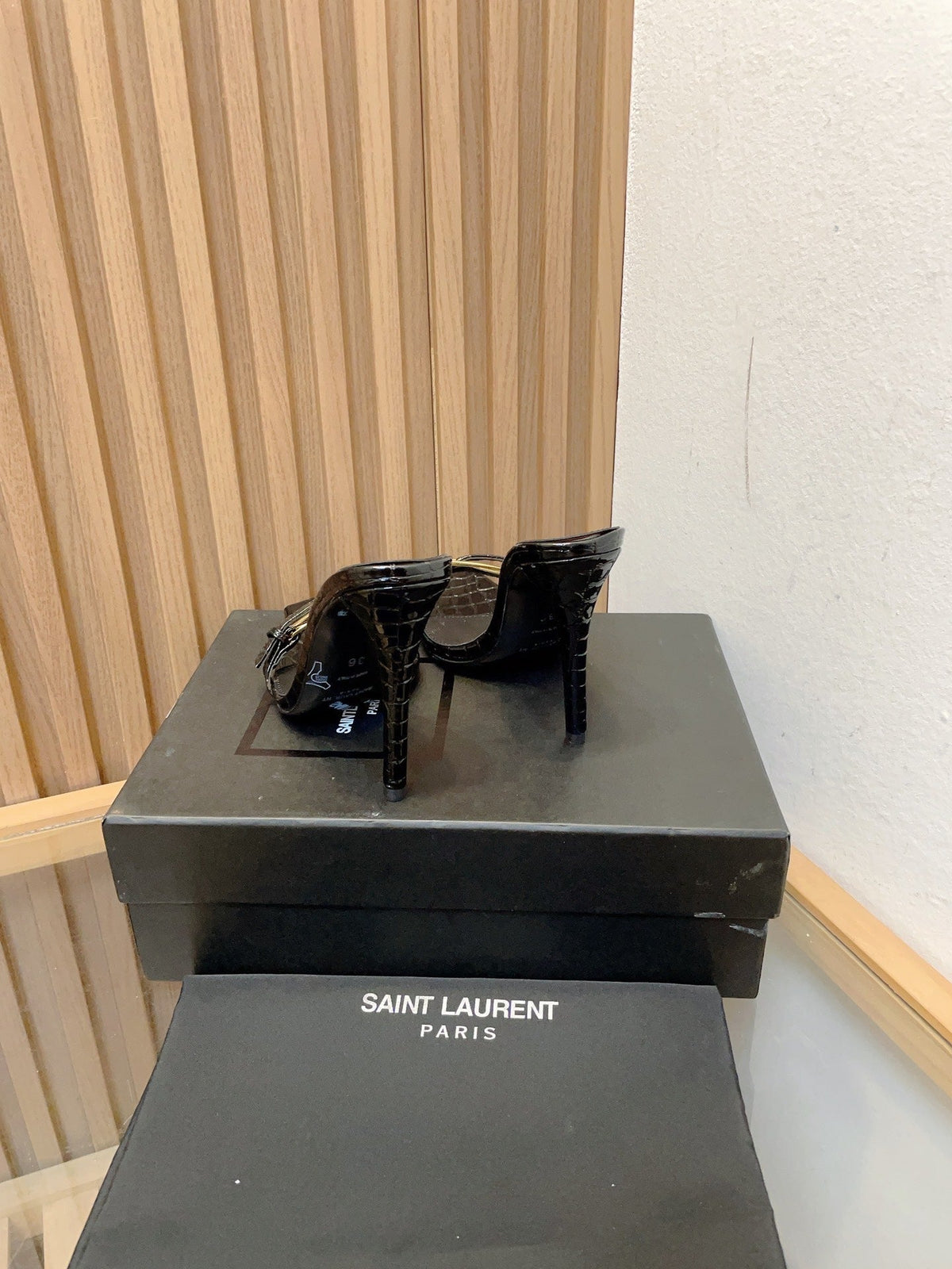 SL SQUARE TOED NUIT PUMPS BLACK CALFSKIN