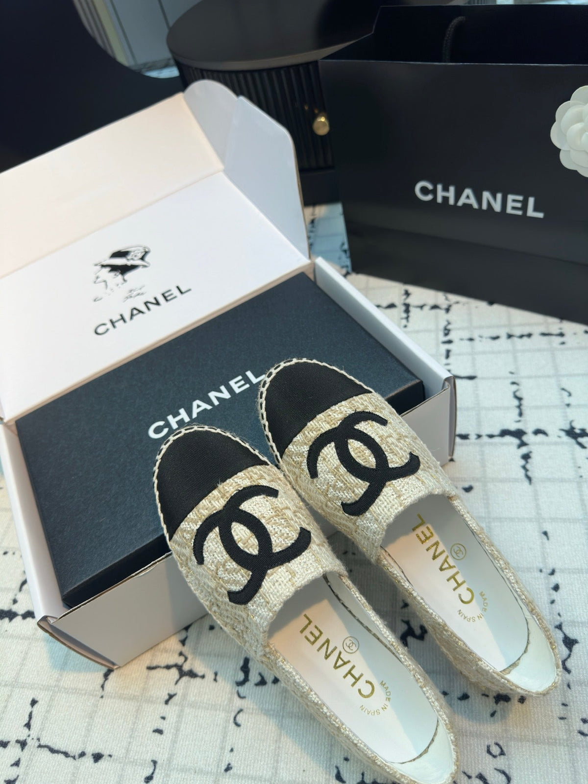 ESPADRILLES LOAFERS IN BEIGE TWEED AND BLACK SATIN