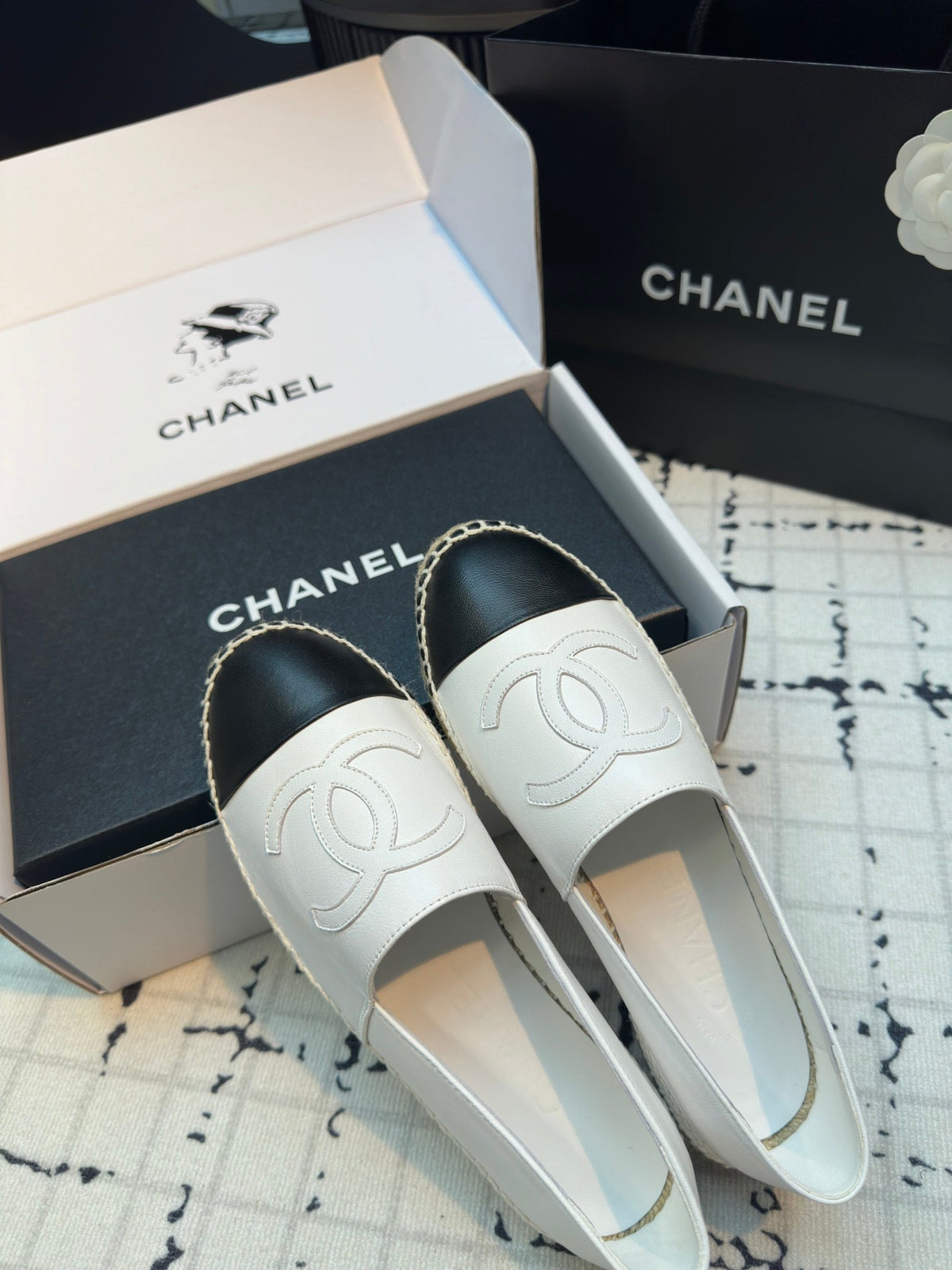 ESPADRILLES LOAFERS IN BLACK MIX WHITE LAMBSKIN