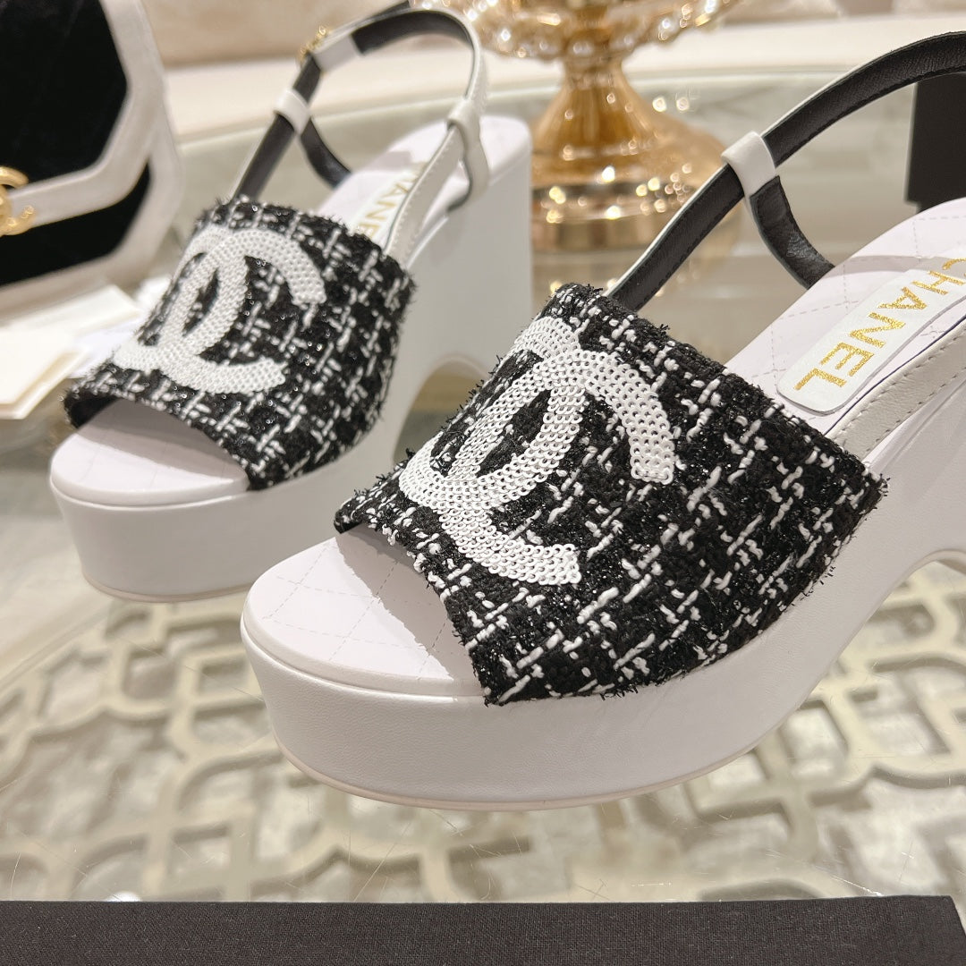 WEDGE SANDALS IN BLACK FABRIC WITH WHITE LOGO