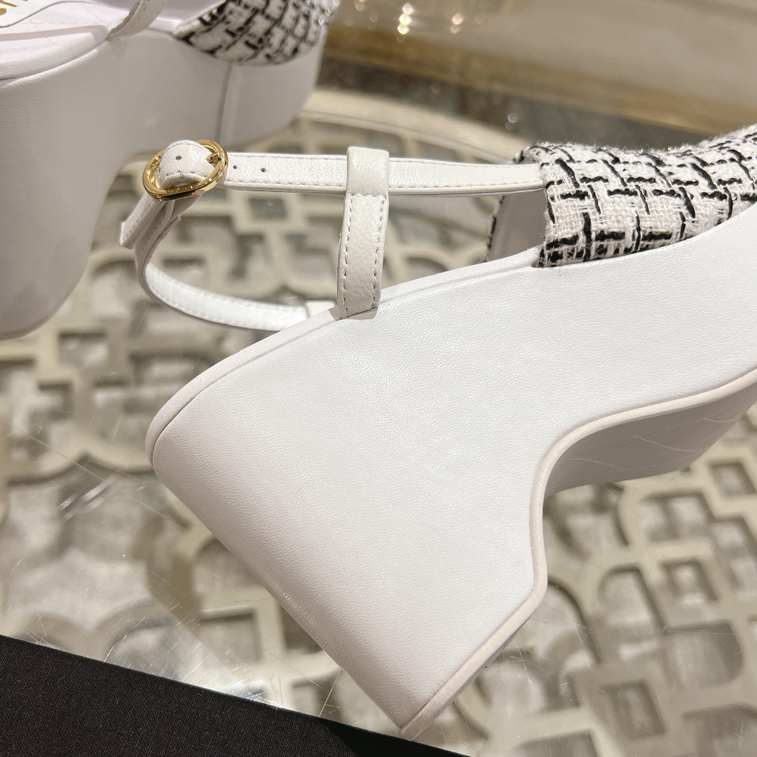 WEDGE SANDALS IN BLACK MIX WHITE FABRIC WITH LOGO