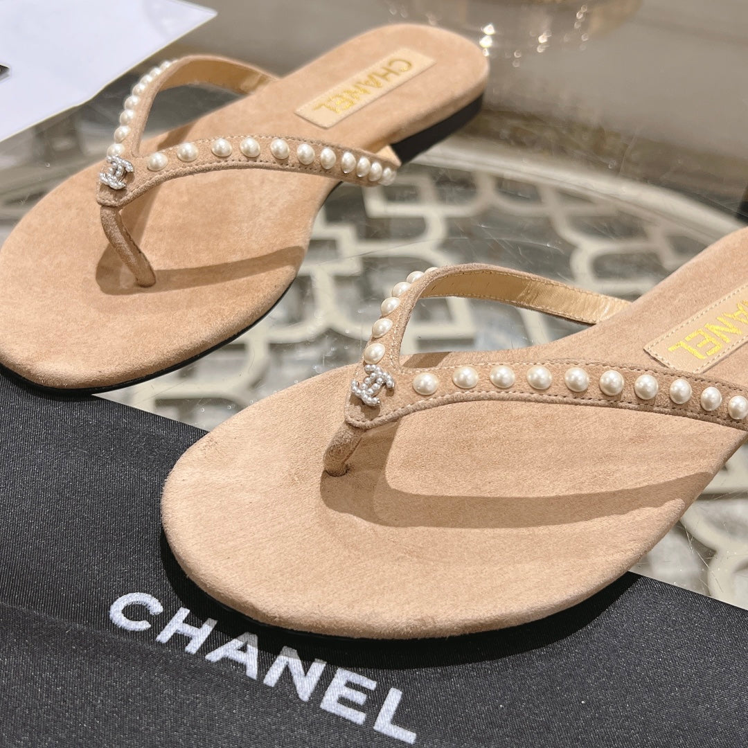 PEARL THONG SANDAL IN SEPIA TAN SUEDE