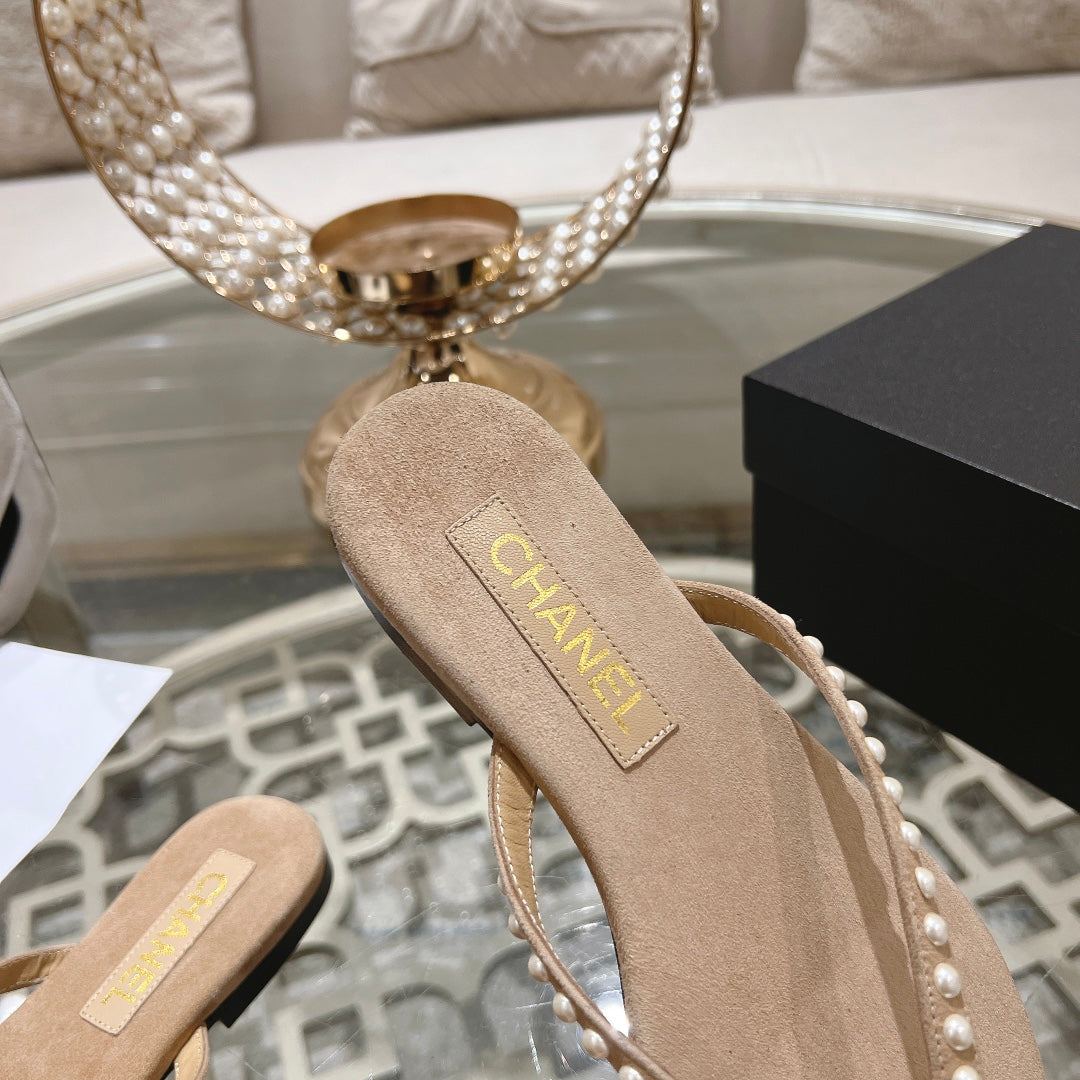 PEARL THONG SANDAL IN SEPIA TAN SUEDE
