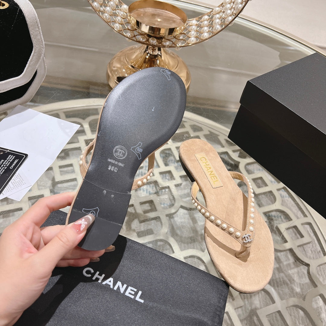 PEARL THONG SANDAL IN SEPIA TAN SUEDE
