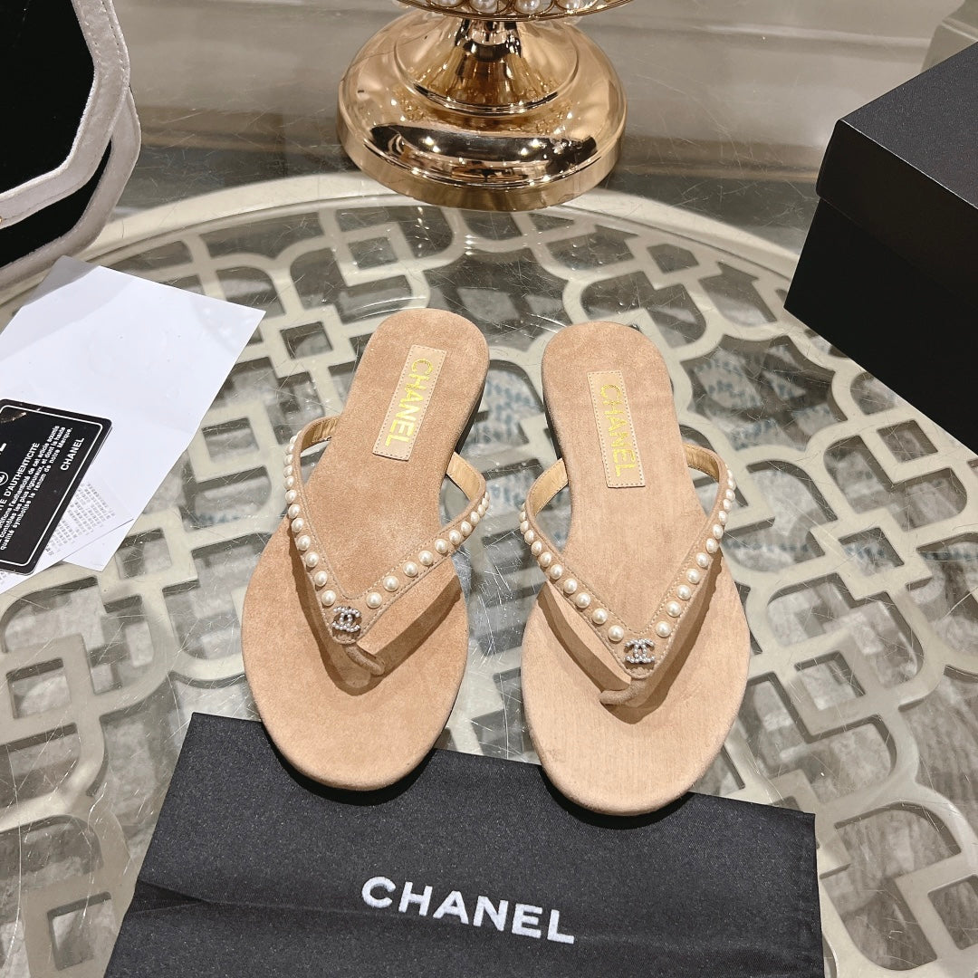 PEARL THONG SANDAL IN SEPIA TAN SUEDE