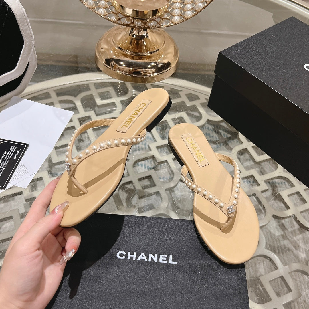 PEARL THONG SANDAL IN SEPIA TAN LAMBSKIN