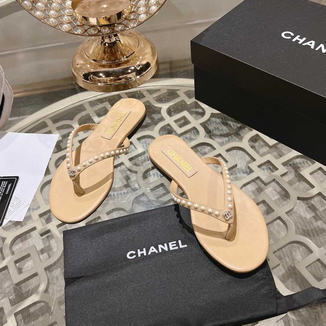 PEARL THONG SANDAL IN SEPIA TAN LAMBSKIN