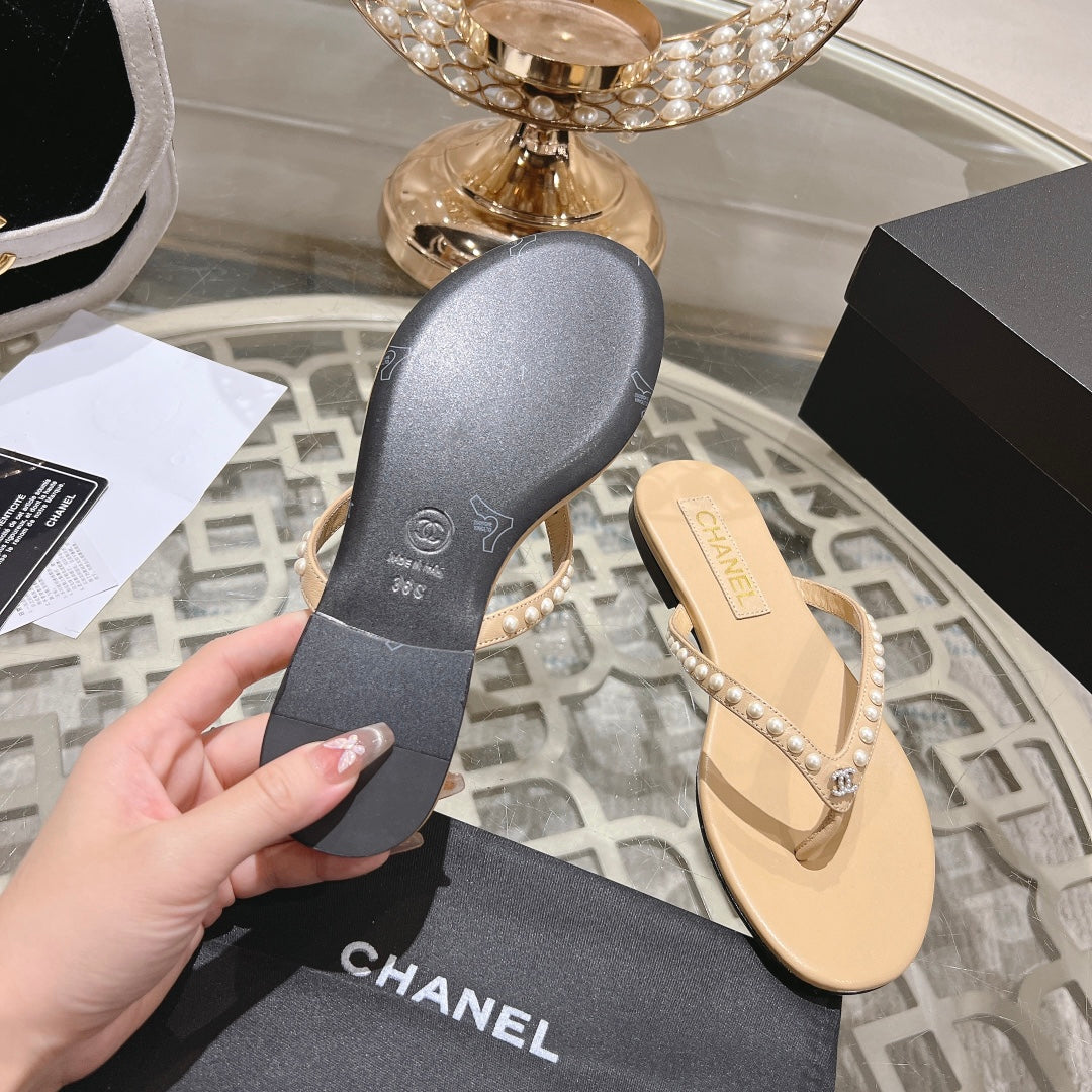 PEARL THONG SANDAL IN SEPIA TAN LAMBSKIN