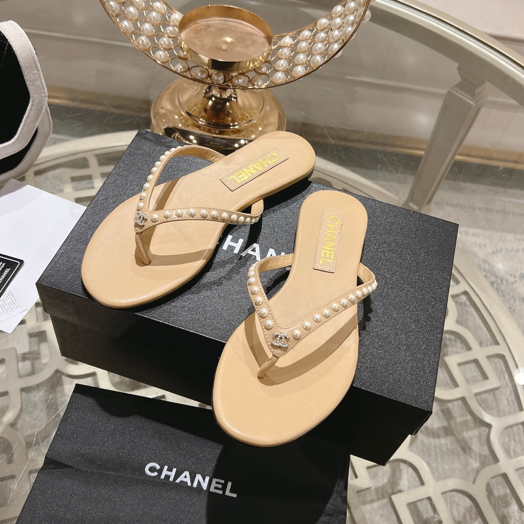 PEARL THONG SANDAL IN SEPIA TAN LAMBSKIN