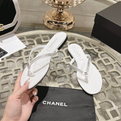 RHINESTONES THONG SANDAL IN WHITE LAMBSKIN