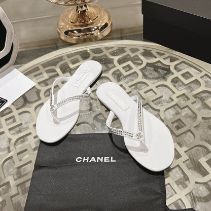 RHINESTONES THONG SANDAL IN WHITE LAMBSKIN