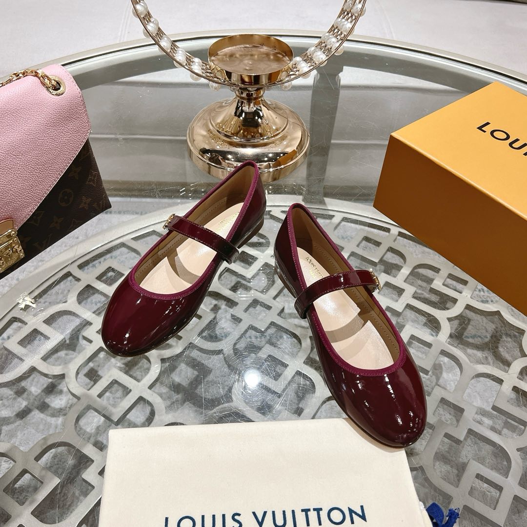 MARY JANE SHOES IN WINE RED PATENT CALFSKIN