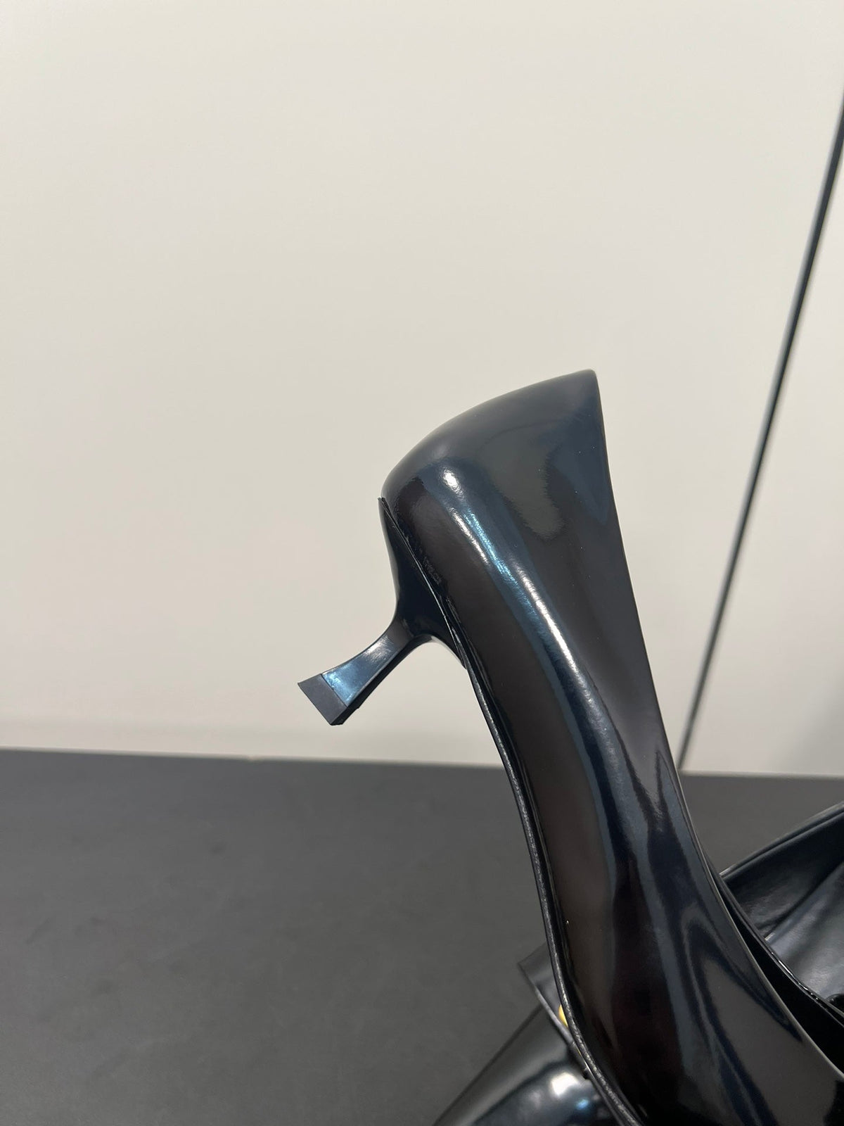 TRIOMPHE POINTED-TOE HIGH PUMPS IN BLACK SHINY CALFSKIN