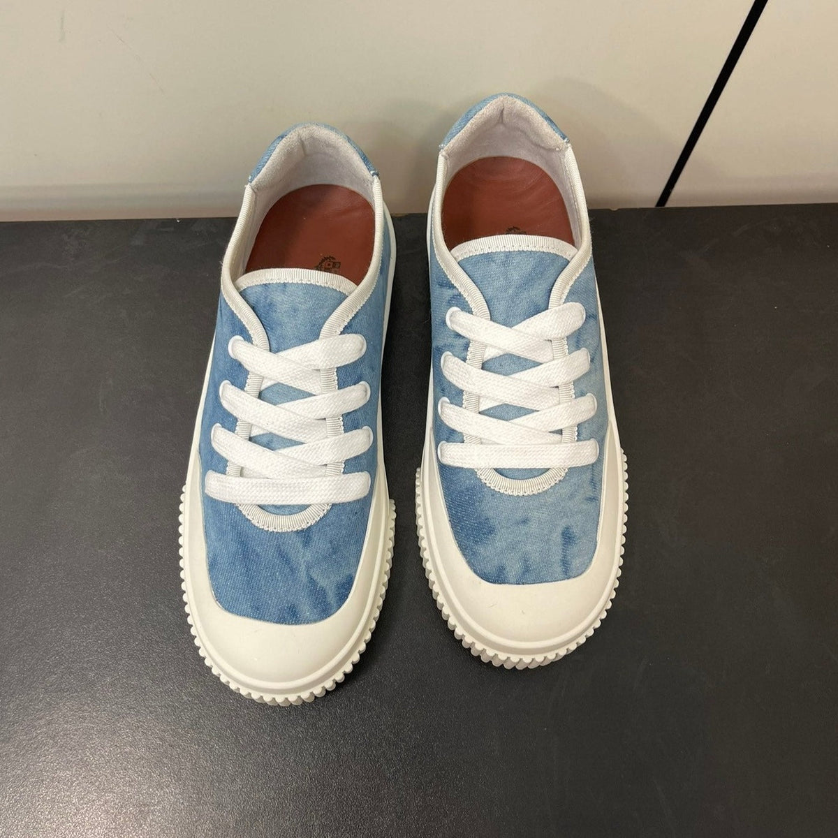 LP CLASSIC BISCUIT SNEAKER SKY CALFSKIN
