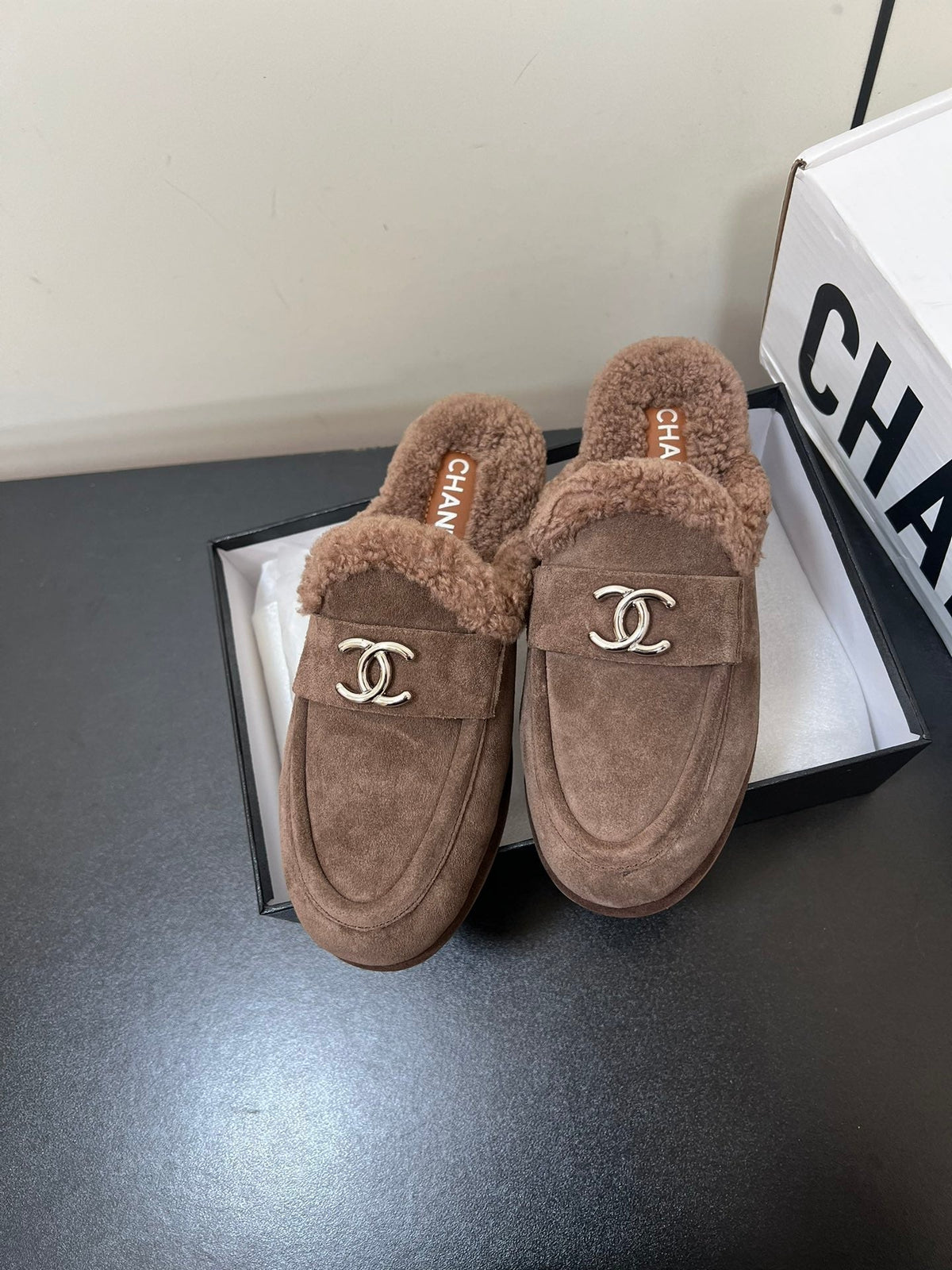 LOAFERS MULE IN MEDIUM BROWN SUEDE AND FLEECE LINING