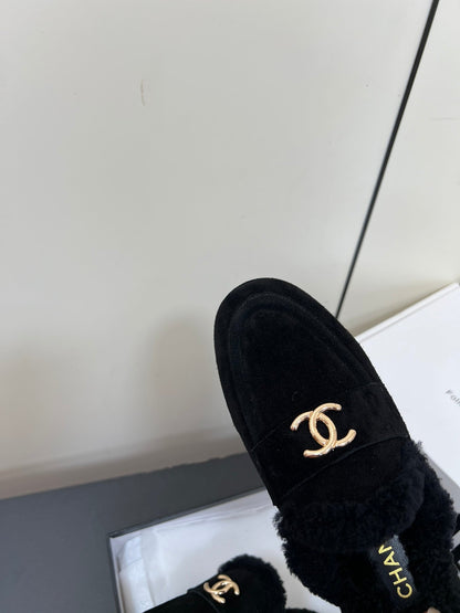 LOAFERS MULE IN BLACK SUEDE AND FLEECE LINING