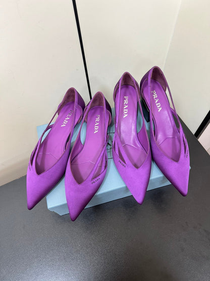 CUT-OUT BALLERINAS IN VIOLET SATIN