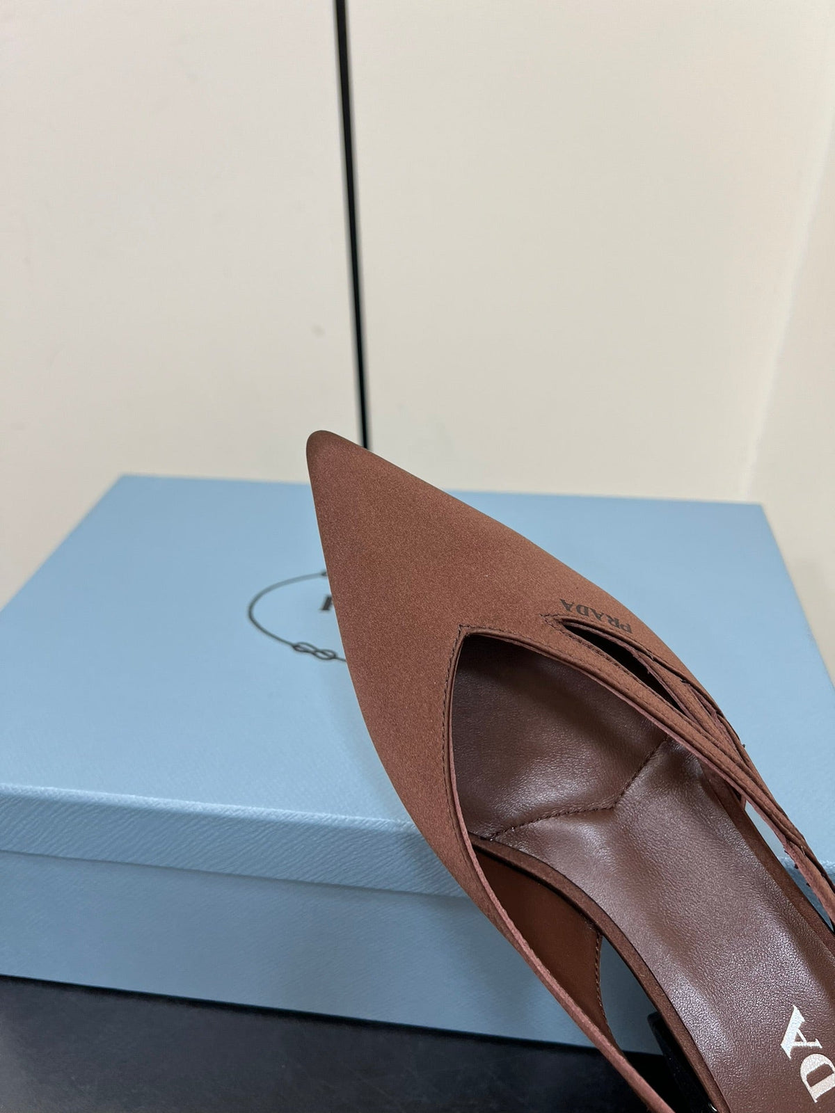 CUT-OUT BALLERINAS IN CHOCOLATE BROWN SATIN