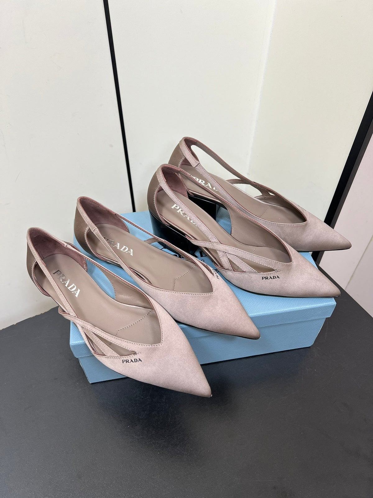 CUT-OUT BALLERINAS IN HAZELNUT BEIGE SATIN